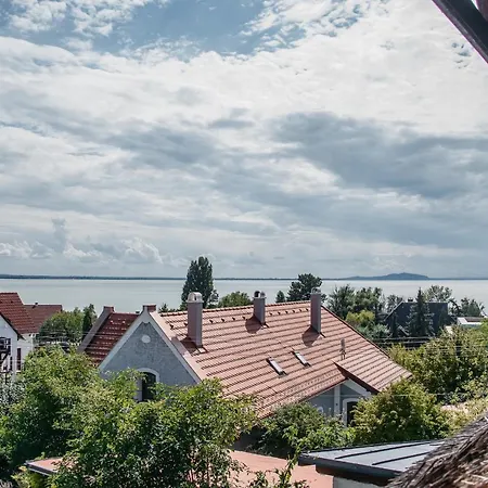 Cselling Udvarhaz 3* Révfülöp