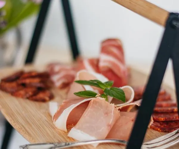 Cselling Udvarhaz Révfülöp