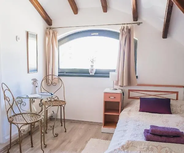 Cselling Udvarhaz 3* Révfülöp