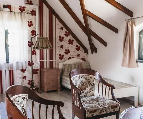 Cselling Udvarhaz Gæstehus Révfülöp