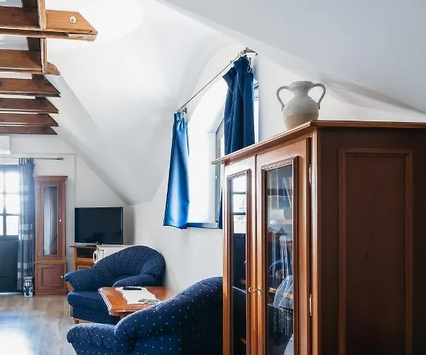 Gasthof Cselling Udvarhaz 3*