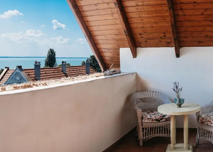 Cselling Udvarhaz Gæstehus 3*