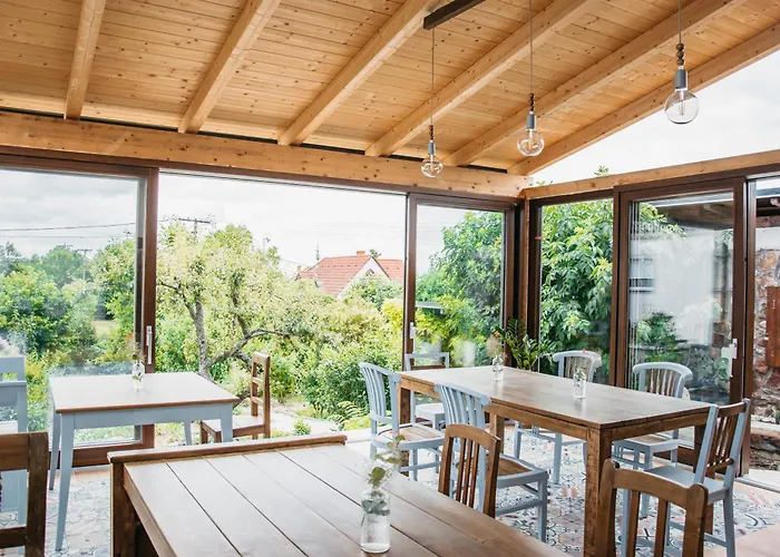 Cselling Udvarhaz Gæstehus Révfülöp