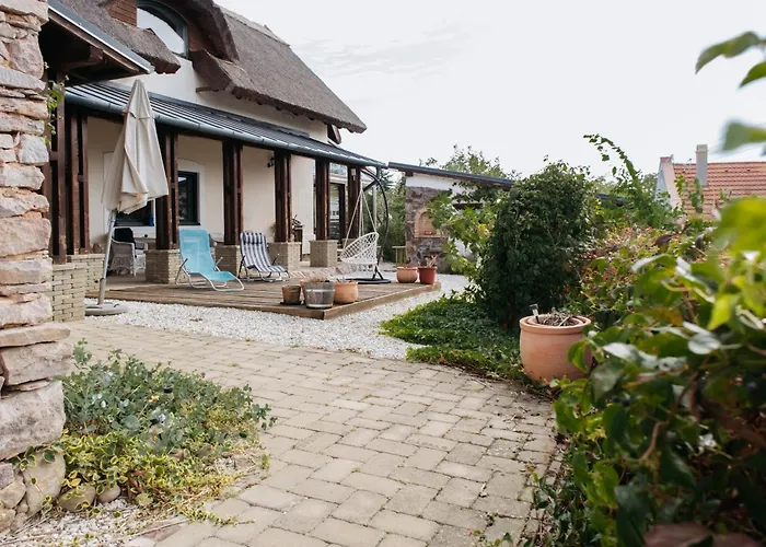 Gasthof Cselling Udvarhaz 3*